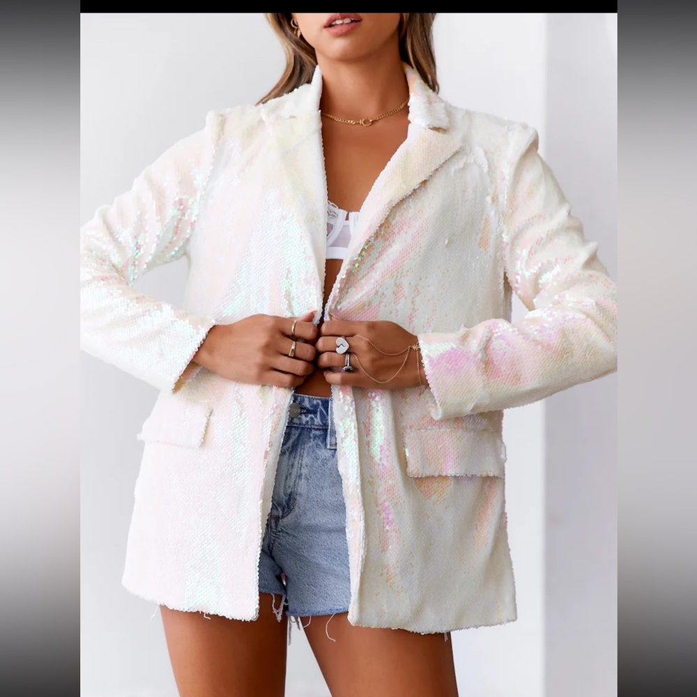HELLO MOLLY sequence Blazer